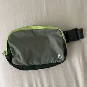 Lululemon Everywhere Belt Bag